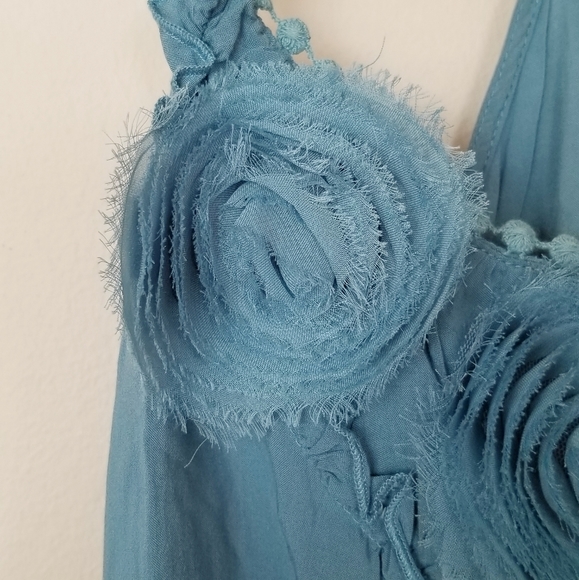 Top with roses applique - Picture 3 of 7